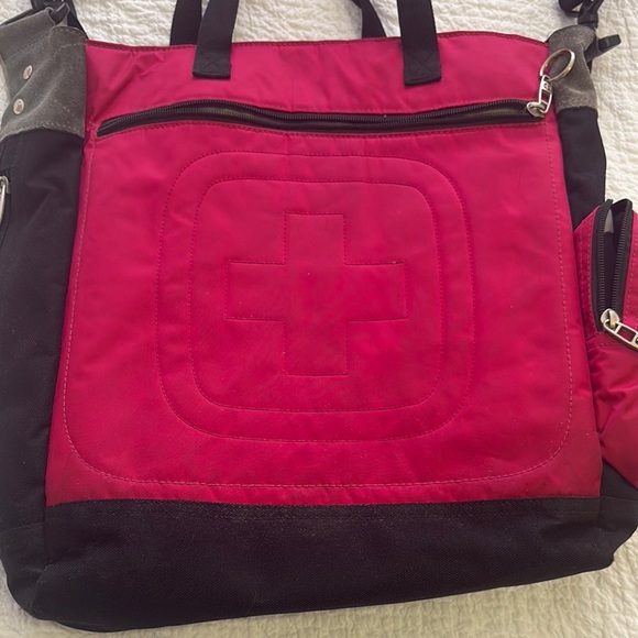 SwissGear Red and Black laptop bag Nylon Fabric and Multiple Compartments - Picture 9 of 10